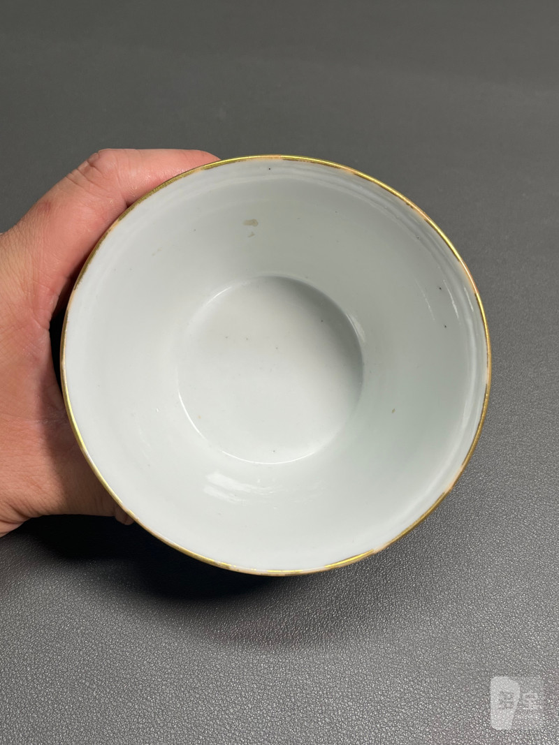 清嘉庆  粉彩婴戏图马蹄杯 - 图12